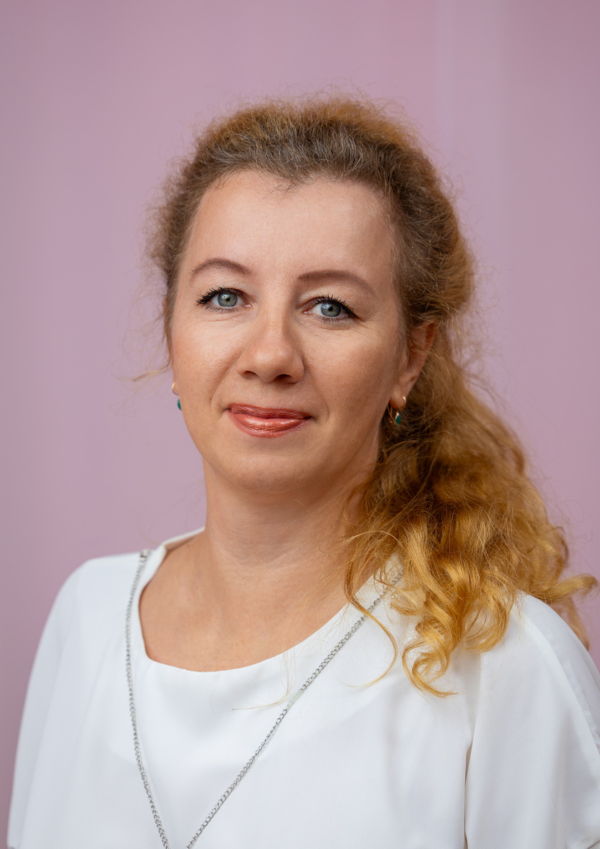 Воспитатель высшей категории Бляхина Ирина Леонидовна.